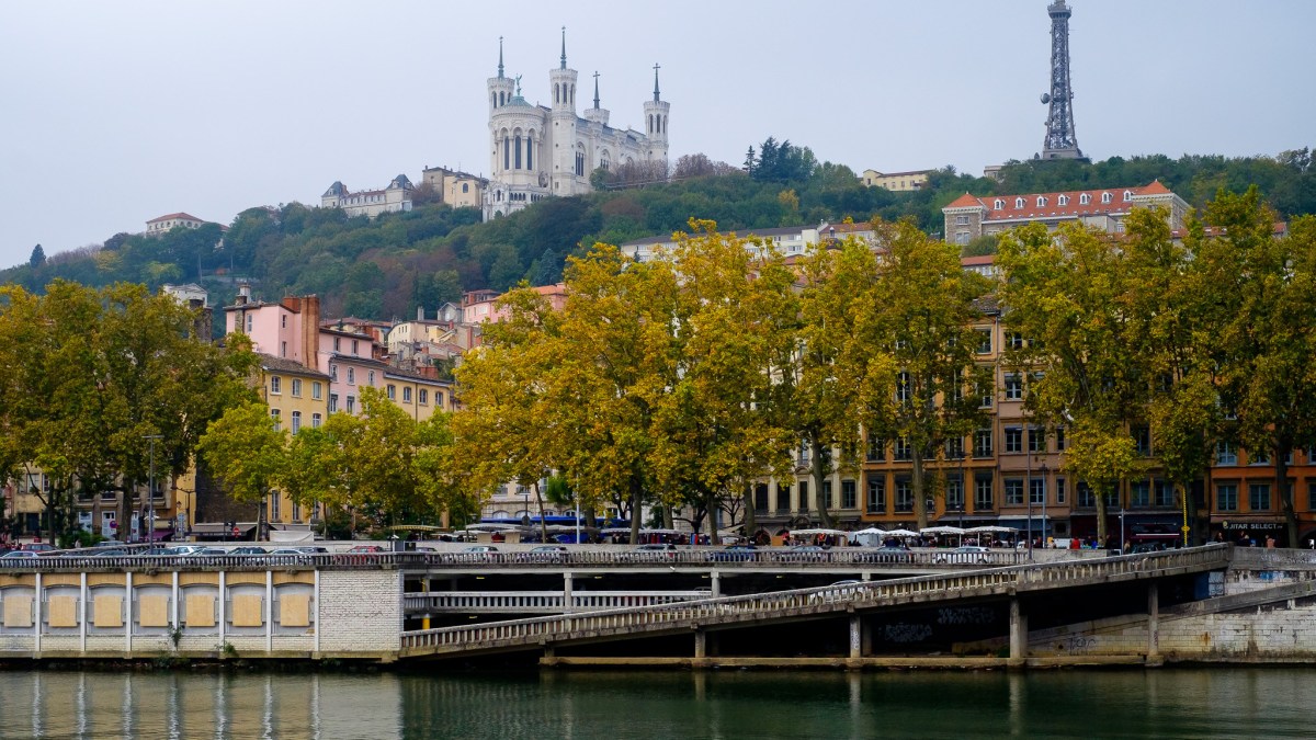 Lyon est toujours plus belle, quand on la gagne à vélo. Dicton amérindien Lyon est toujours plus belle, quand on la gagne à vélo. Dicton amérindien