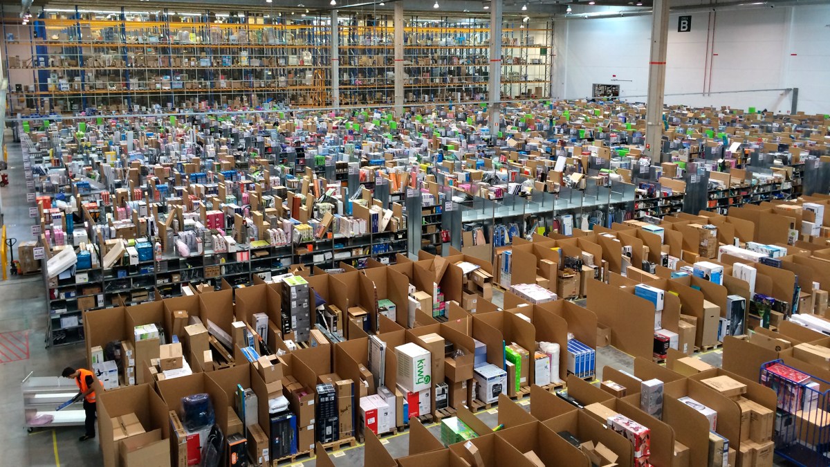 Amazon_España_por_dentro_(San_Fernando_de_Henares) Amazon_España_por_dentro_(San_Fernando_de_Henares)