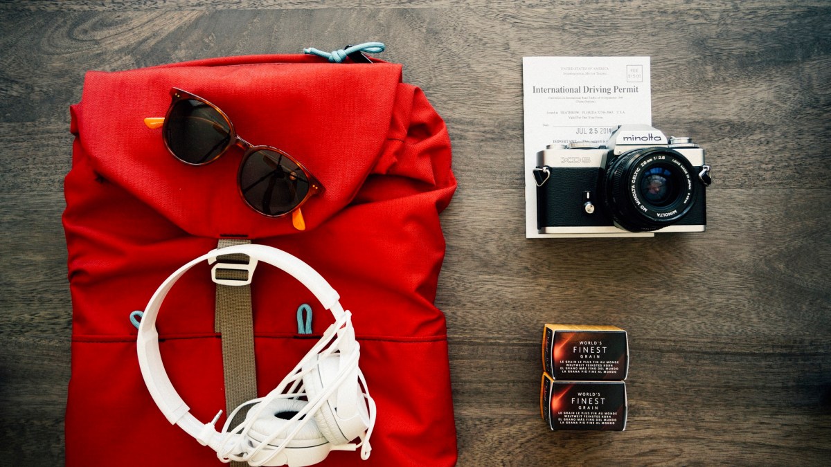 clothes-travel-voyage-backpack clothes-travel-voyage-backpack
