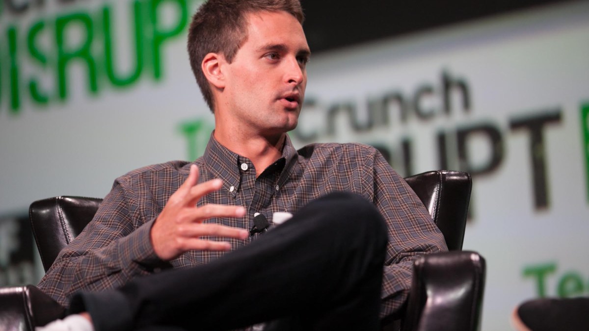 Evan Spiegel lors d'une conférence. // Source : JD Lasica Evan Spiegel lors d'une conférence. // Source : JD Lasica