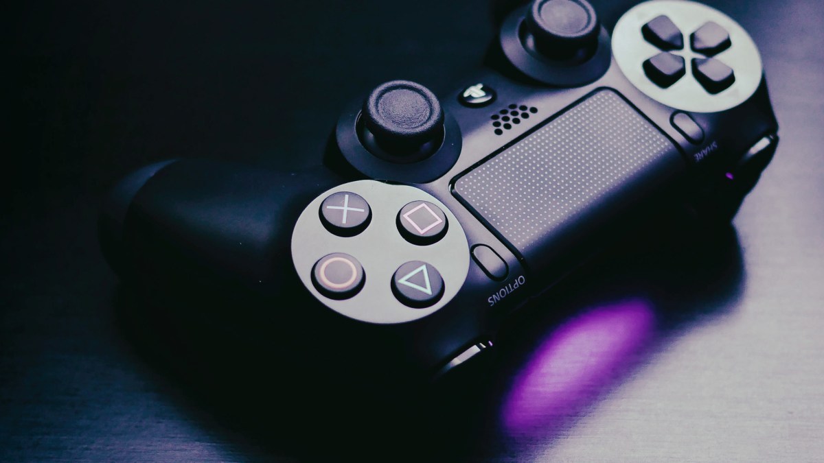 La manette de la PS4. La manette de la PS4.