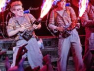 ghostbusters-2016-cast-proton-packs-images