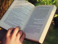 hands-hand-book-reading
