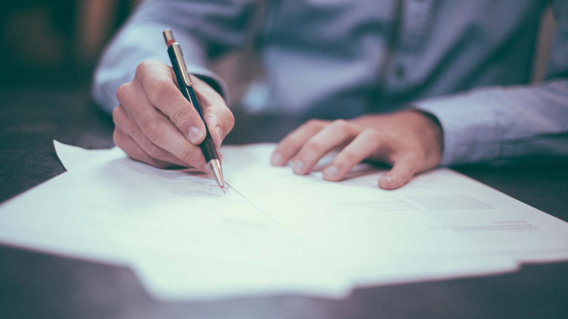 Signature document loi justice accord deal Signature document loi justice accord deal