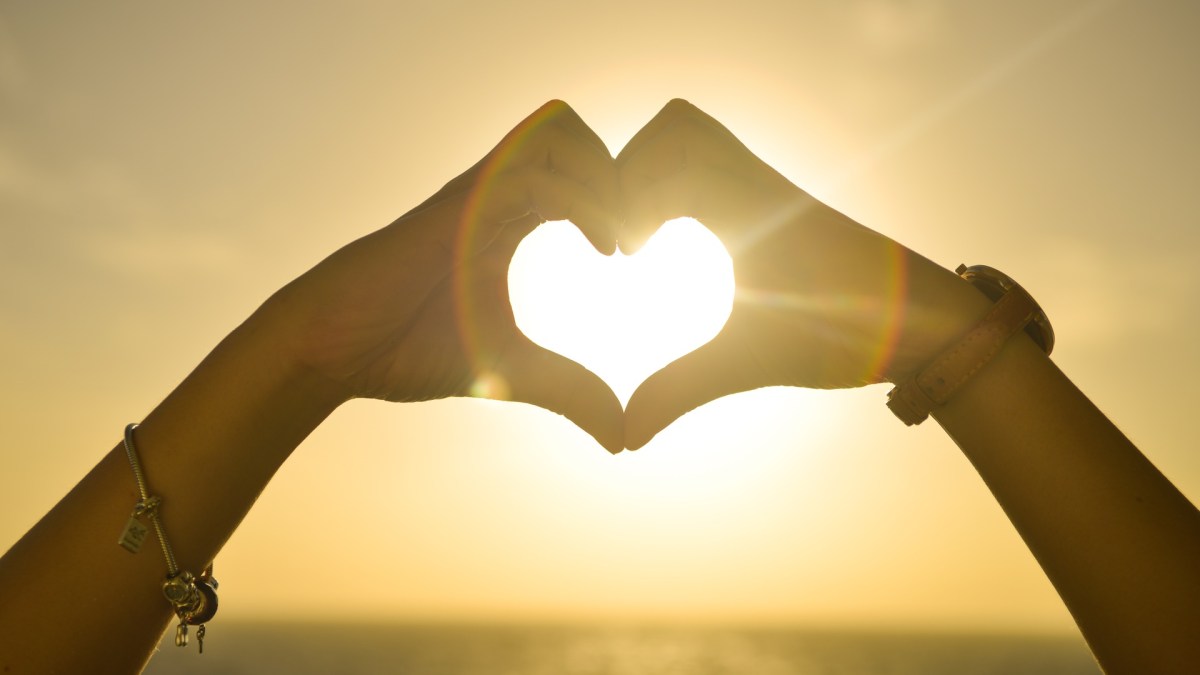 sunset-hands-love-woman sunset-hands-love-woman