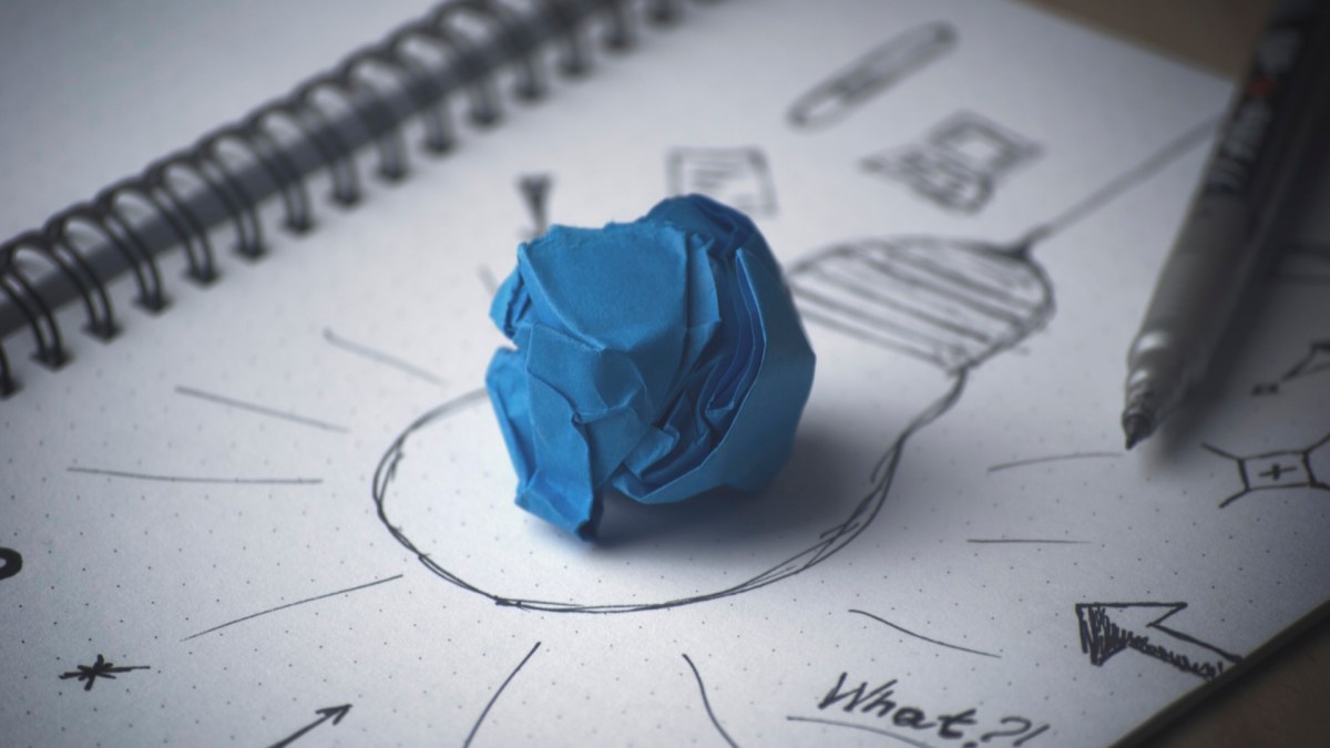 pen-idea-bulb-paper pen-idea-bulb-paper