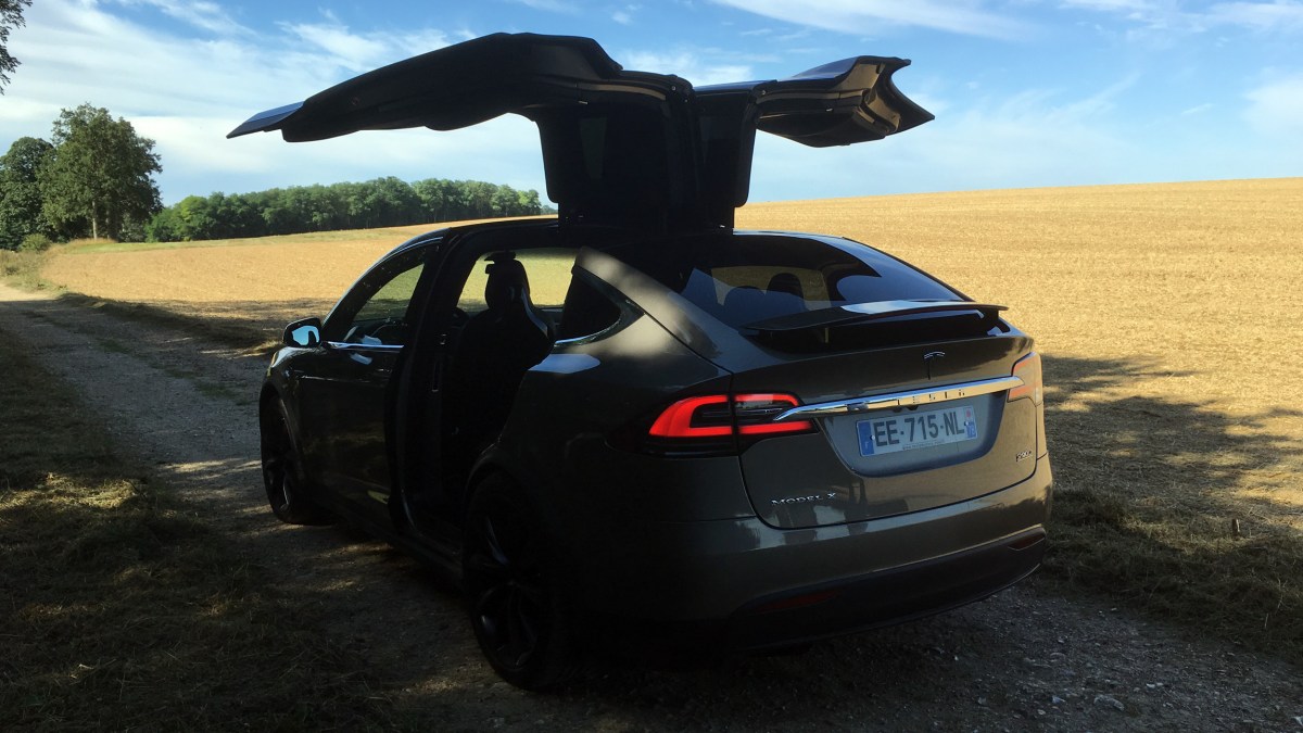 tesla-model-x-2 tesla-model-x-2