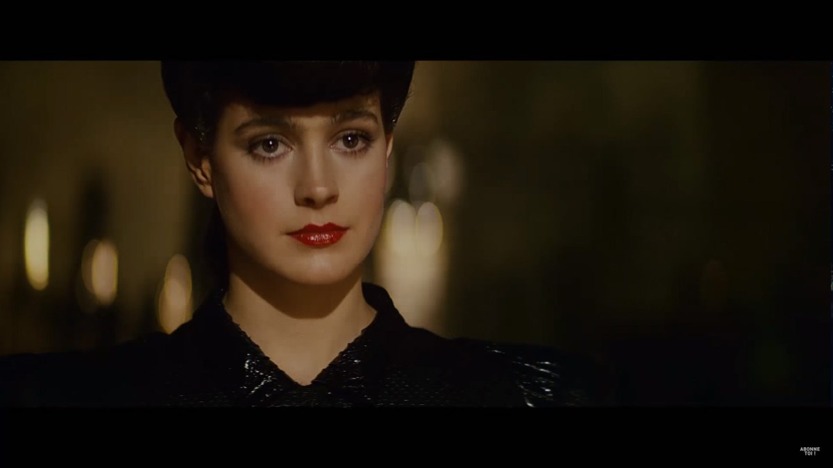 On est très loin d'intelligences artificielles indiscernables des humains, comme dans les films de SF. // Source : Blade Runner On est très loin d'intelligences artificielles indiscernables des humains, comme dans les films de SF. // Source : Blade Runner