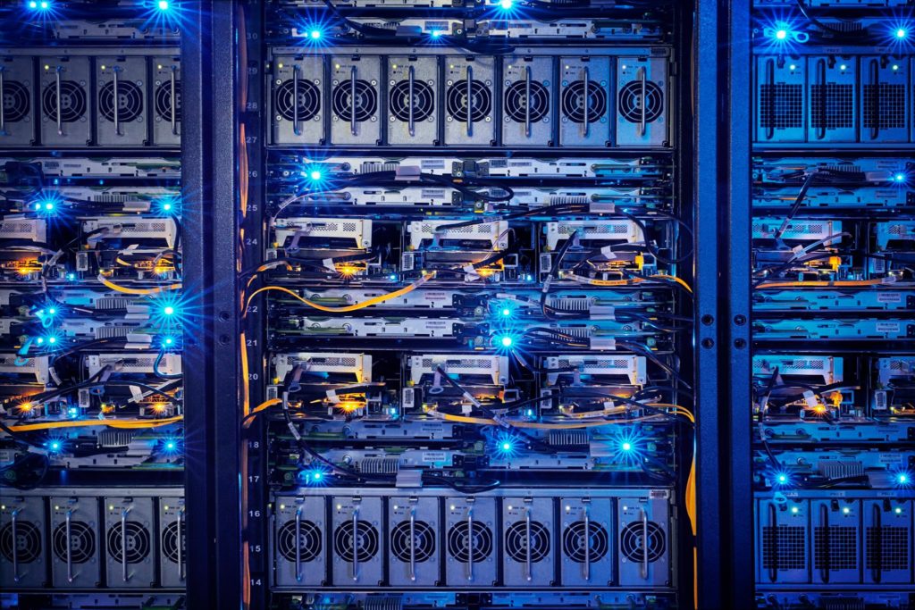 Des serveurs opérés par Facebook. Des serveurs opérés par Facebook.
