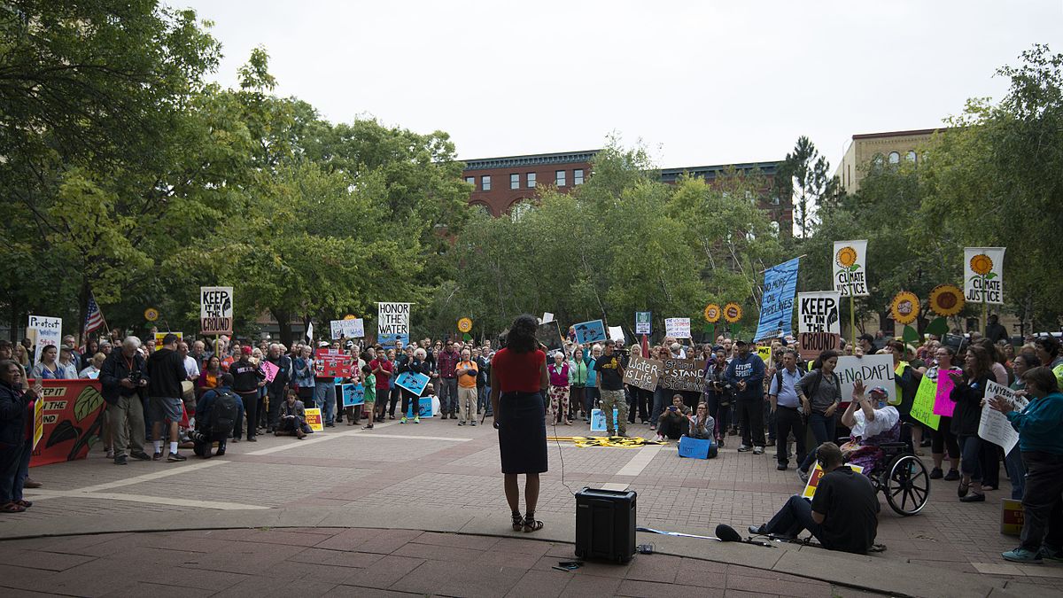 1200px-solidarity_rally_against_the_dakota_access_pipeline_st-_paul_minnesota 1200px-solidarity_rally_against_the_dakota_access_pipeline_st-_paul_minnesota