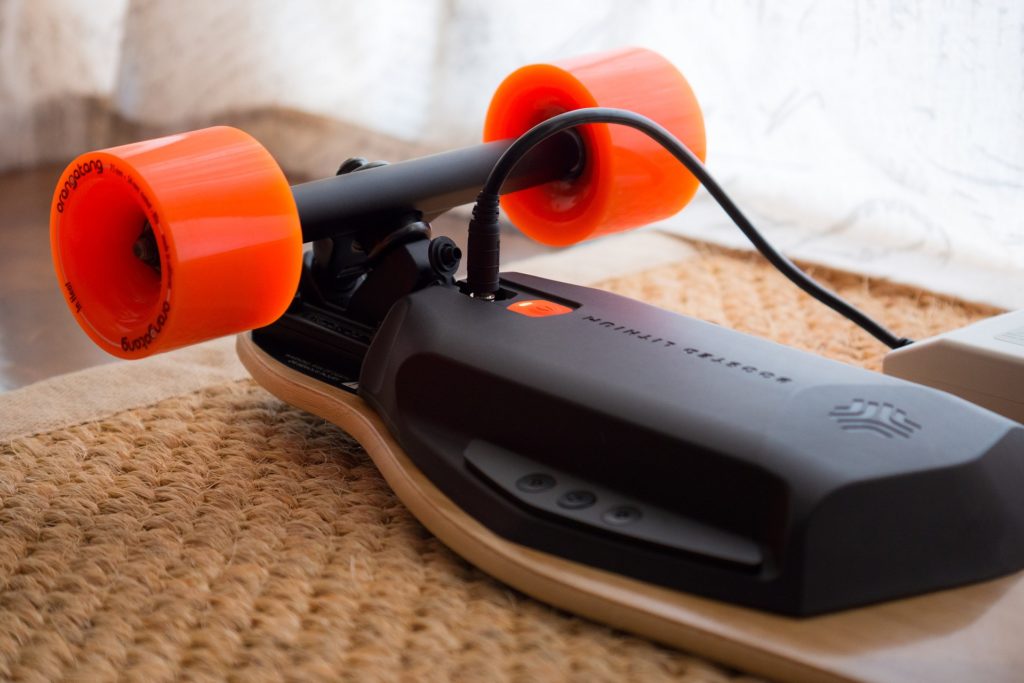boosted-electric-skateboard-charging-charger boosted-electric-skateboard-charging-charger