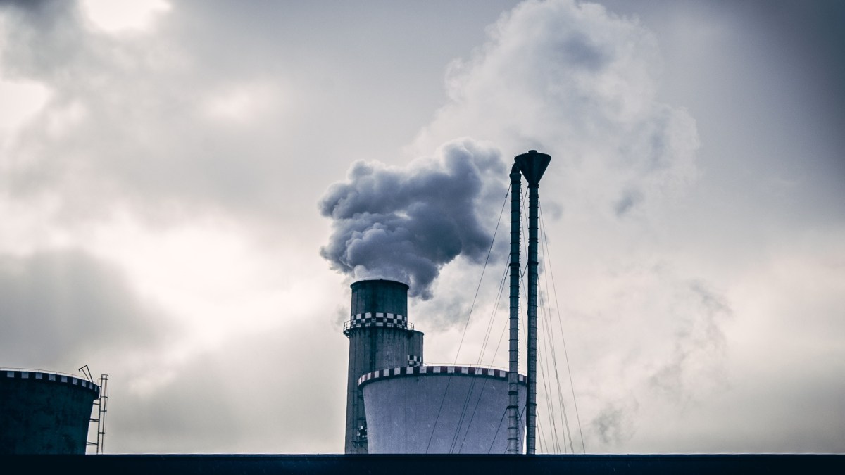 smoke-chimney-industrial-29465 smoke-chimney-industrial-29465