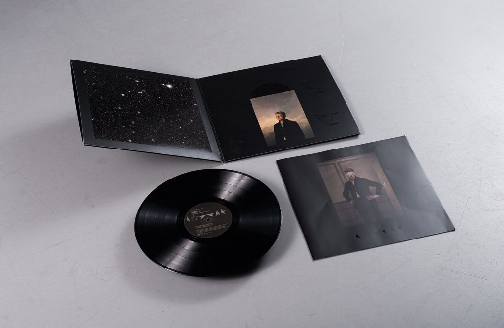 david-bowie-blackstar-record-2016-best-artwork-vinyl-edition_0002_dsc_3061-1024x667