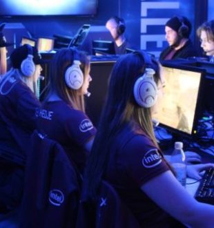 women_esports_2016-e1467826077896