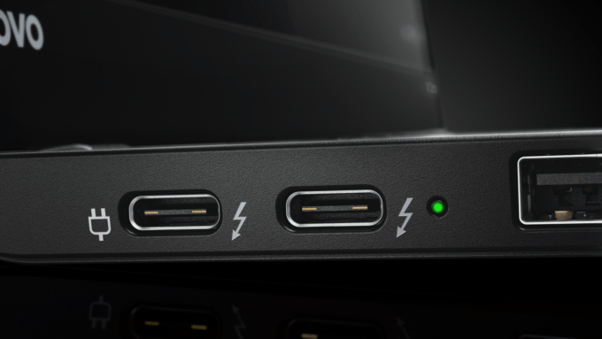 17_x1_carbon_close-up_usb_type_c_black 17_x1_carbon_close-up_usb_type_c_black