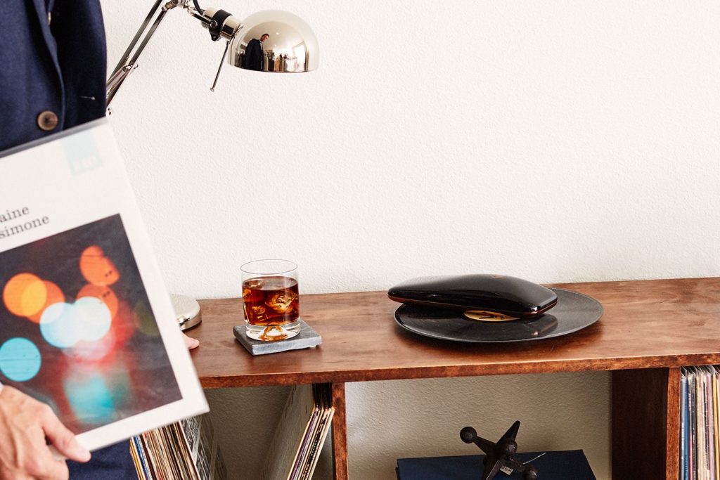 love_turntable_revolutionary_smartphone_controlled_turntable_crowdfunding_agency2-0_gallary_c-compressor love_turntable_revolutionary_smartphone_controlled_turntable_crowdfunding_agency2-0_gallary_c-compressor