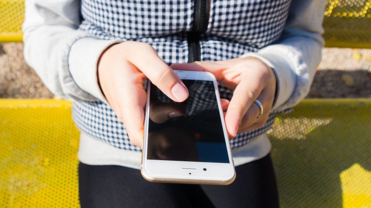 smartphone-doigt smartphone-doigt