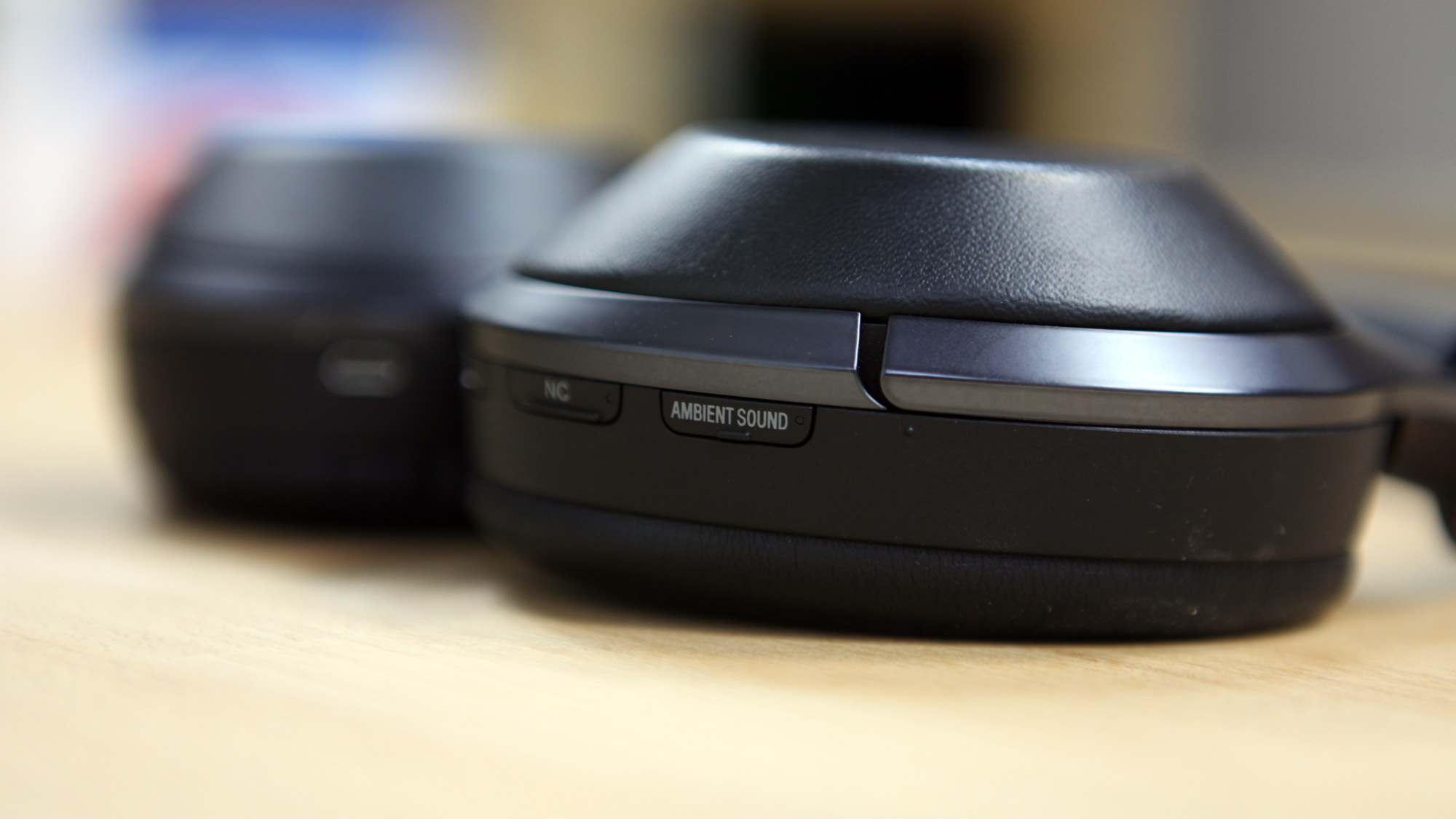 sony-mdr-1000x-6 sony-mdr-1000x-6