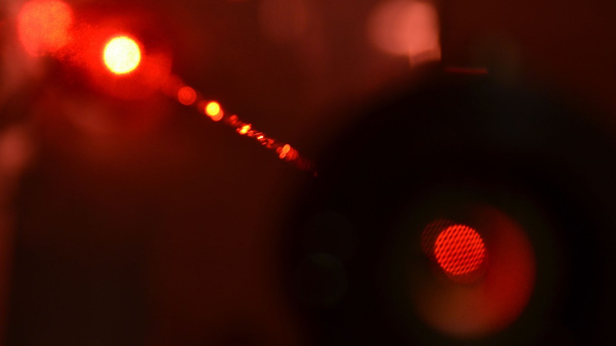 Un rayon laser. // Source : Quentin Magdelaine Un rayon laser. // Source : Quentin Magdelaine