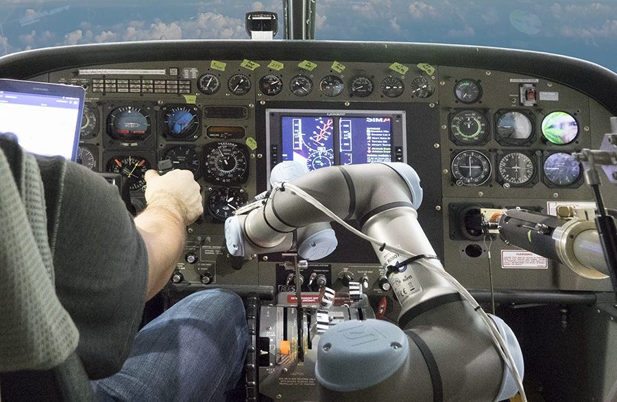robot pilote vol avion boeing 737 robot pilote vol avion boeing 737
