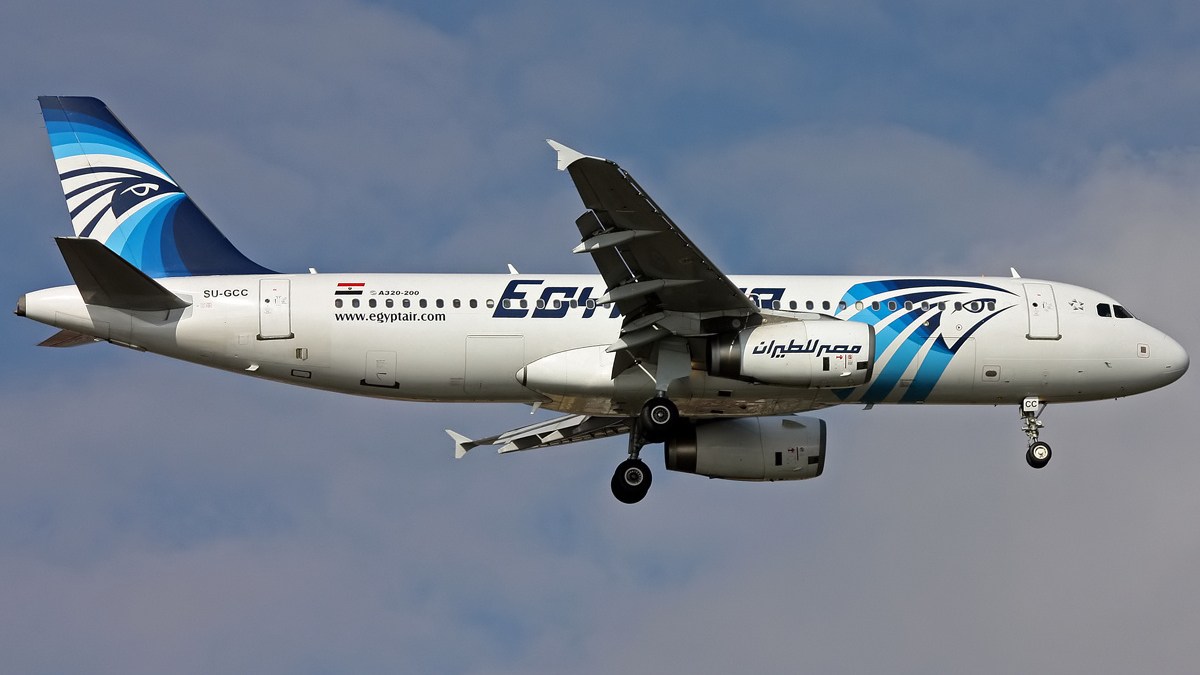 egyptair_airbus_a320_su-gcc_on_finals_at_ataturk_airport egyptair_airbus_a320_su-gcc_on_finals_at_ataturk_airport