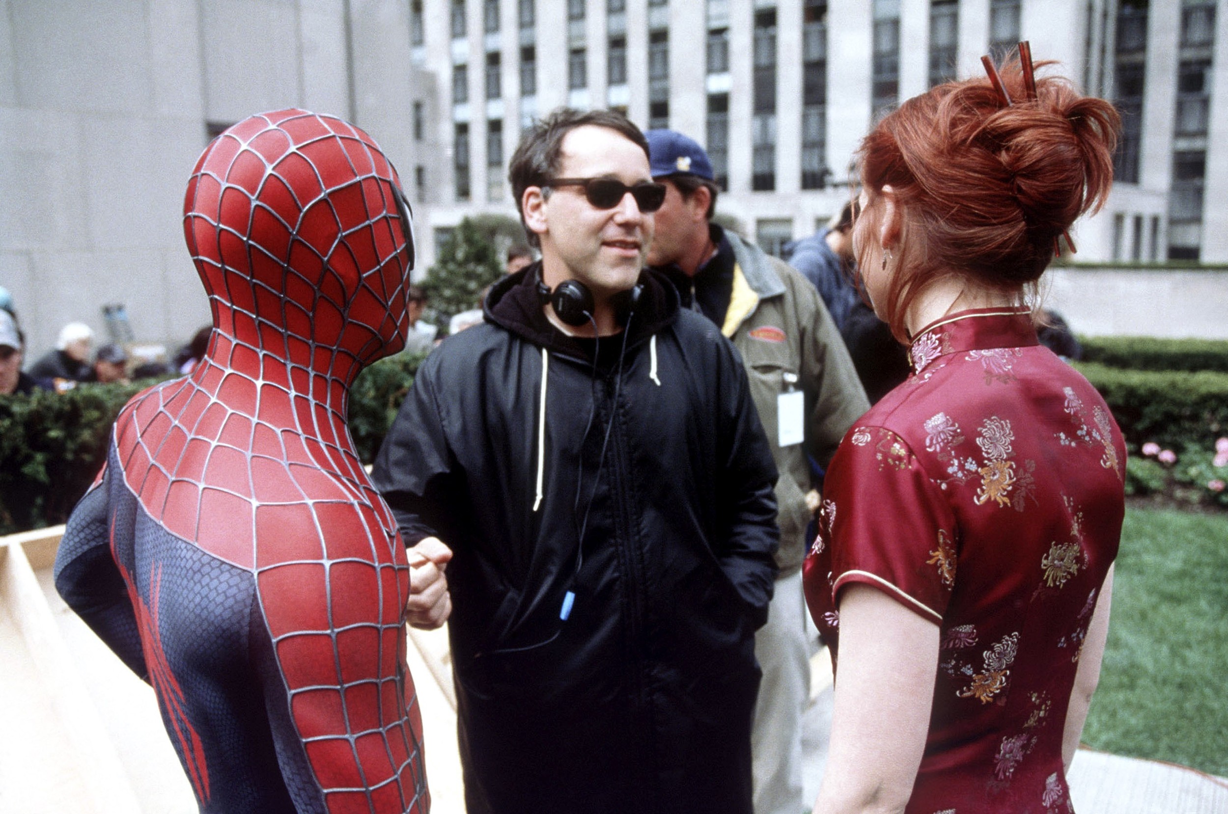 Sam Raimi sur le tournage de Spider-Man (2002), produit par Sony & Columbia Pictures Sam Raimi sur le tournage de Spider-Man (2002), produit par Sony & Columbia Pictures