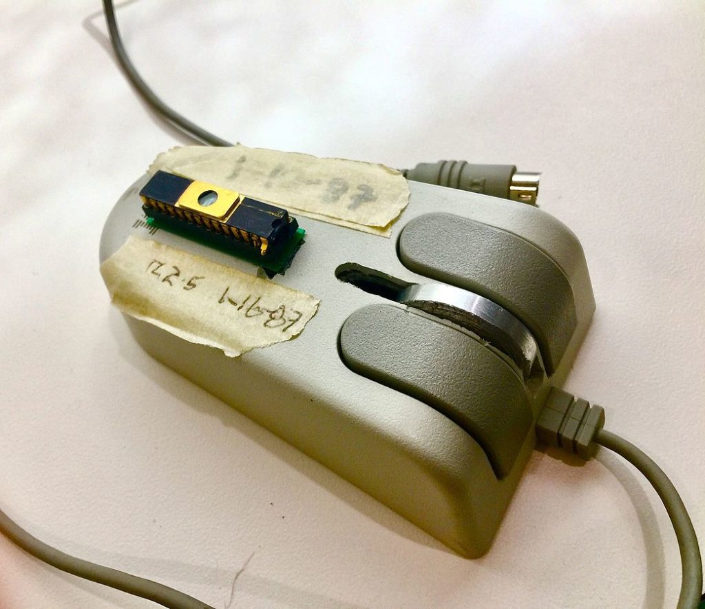 Le premier prototype de molette par McCauley en 1987
Le premier prototype de molette par McCauley en 1987