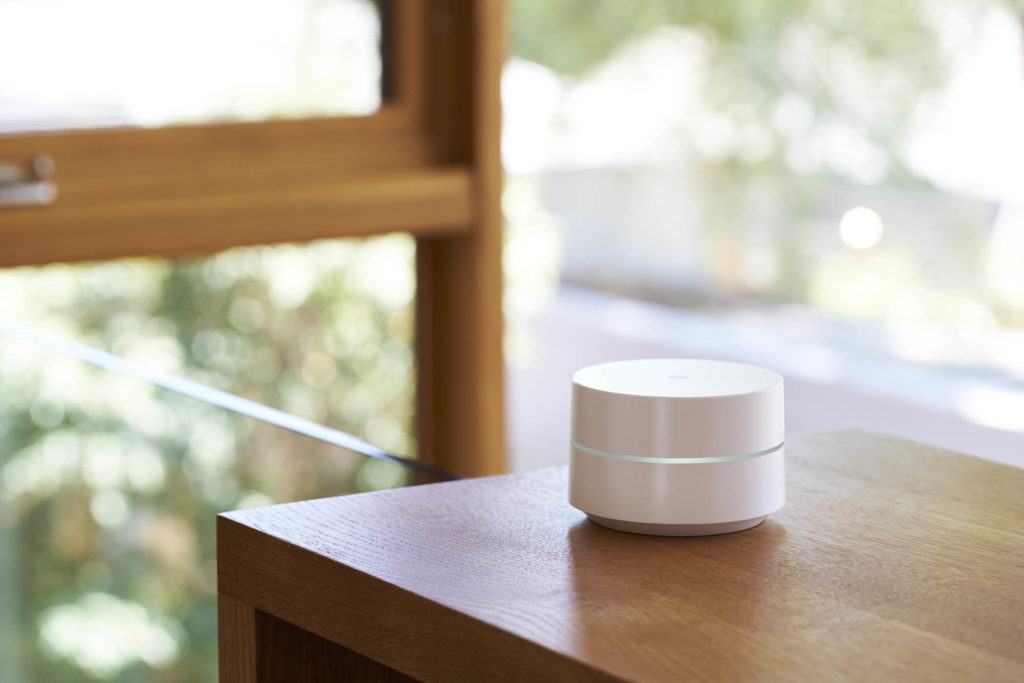 Le Google WiFi est un routeur Wifi simple, efficace et désormais plus très cher. Le Google WiFi est un routeur Wifi simple, efficace et désormais plus très cher.