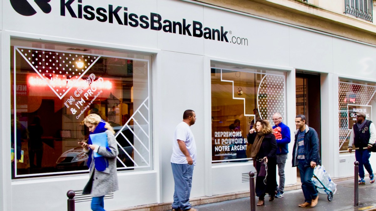 kisskissbankbank-storefront-paris-1 kisskissbankbank-storefront-paris-1