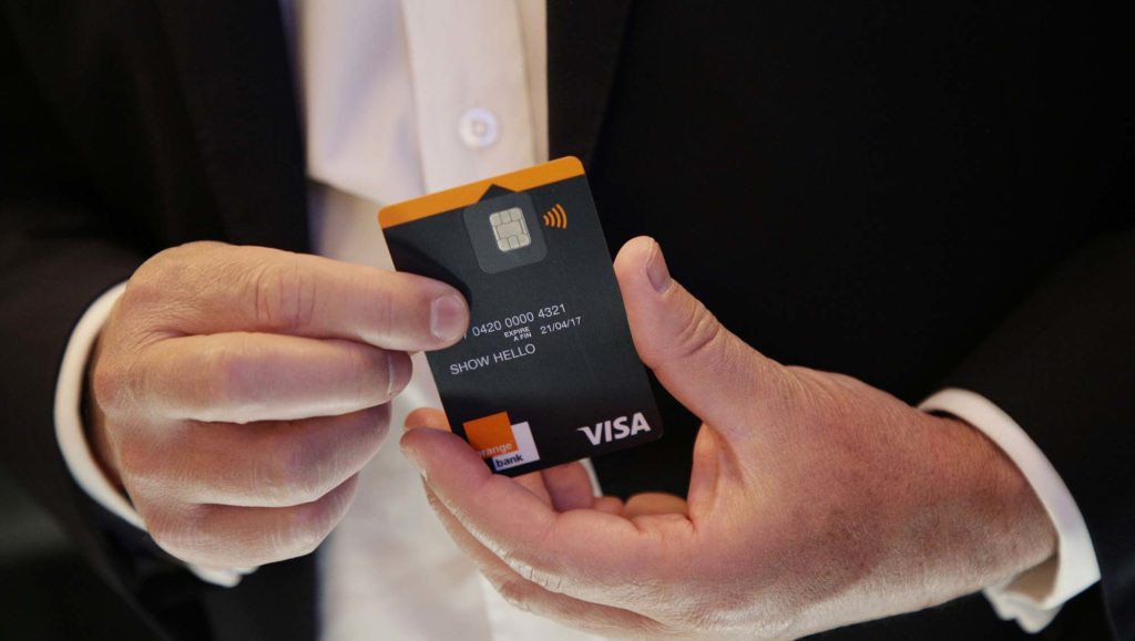 Une carte bancaire Orange Bank. // Source : Laurent Chamussy/SIPA/Orange Une carte bancaire Orange Bank. // Source : Laurent Chamussy/SIPA/Orange