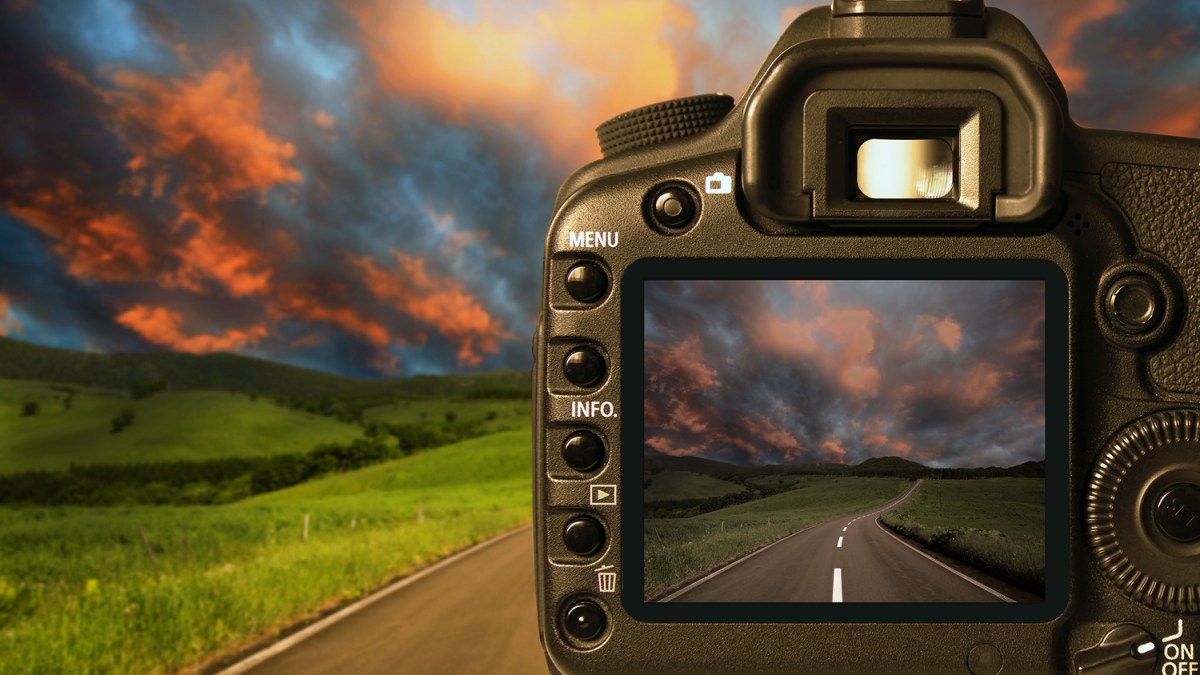 Digital camera capturing Digital camera capturing