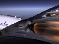 Avec le moteur allumé. // Source : Virgin Galactic