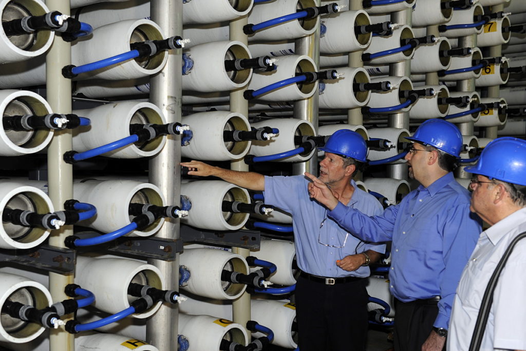 L'usine de dessalement de Hadera, située en Israël, lors de la visite d'un ambassadeur américain, en 2012 - (c) U.S. Embassy Tel Aviv L'usine de dessalement de Hadera, située en Israël, lors de la visite d'un ambassadeur américain, en 2012 - (c) U.S. Embassy Tel Aviv