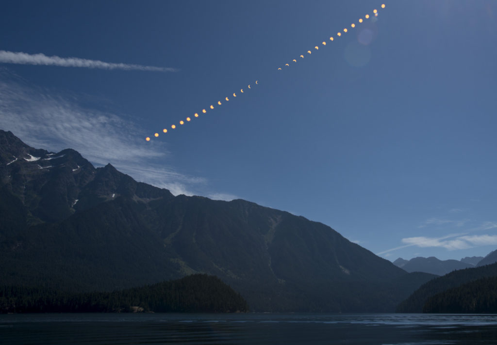 Ensemble d'image montrant la progression de l'éclipse et offrant tout le spectre de l'évènement / Credit: NASA/Bill Ingalls Ensemble d'image montrant la progression de l'éclipse et offrant tout le spectre de l'évènement / Credit: NASA/Bill Ingalls