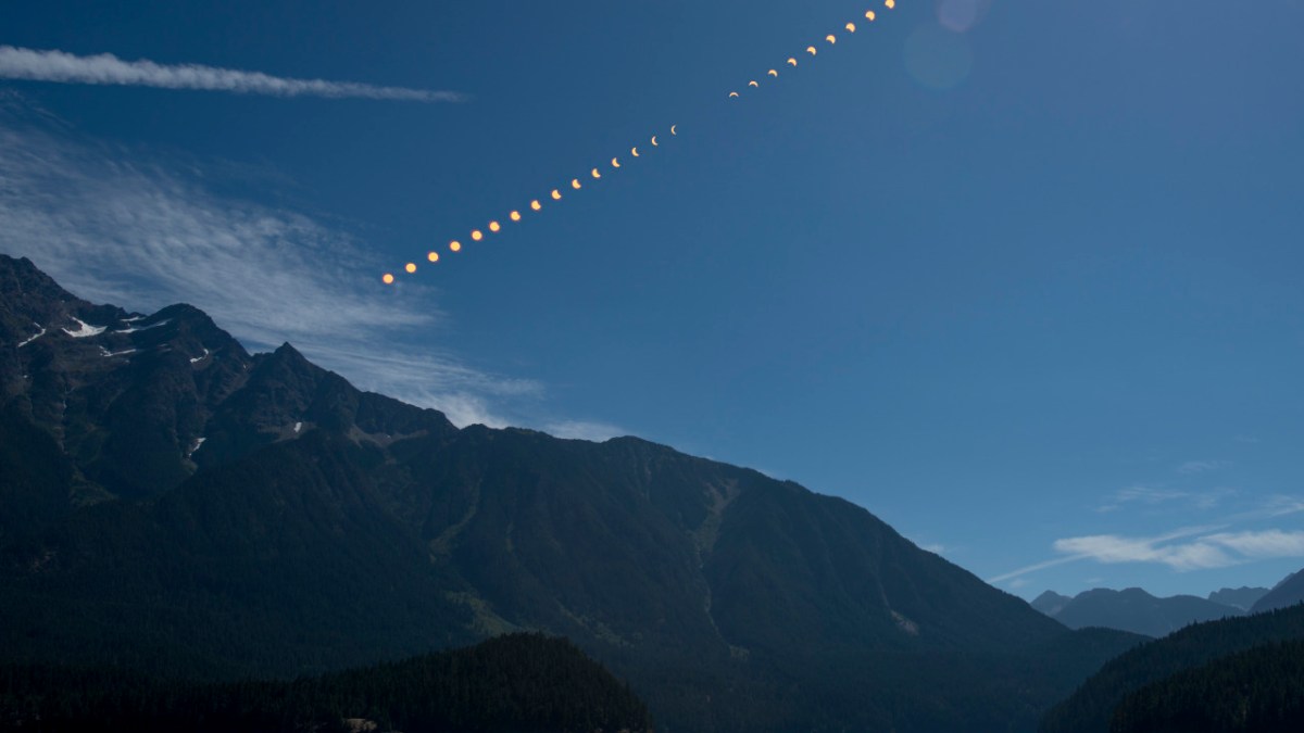 Ensemble d'image montrant la progression de l'éclipse et offrant tout le spectre de l'évènement / Credit: NASA/Bill Ingalls Ensemble d'image montrant la progression de l'éclipse et offrant tout le spectre de l'évènement / Credit: NASA/Bill Ingalls