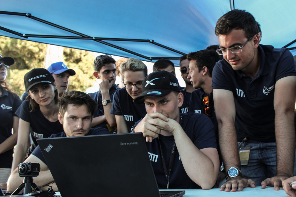 L'équipe de Warr, grand vainqueur de cette seconde édition de l'Hyperloop Pod Competition / (c) WARR Hyperloop L'équipe de Warr, grand vainqueur de cette seconde édition de l'Hyperloop Pod Competition / (c) WARR Hyperloop