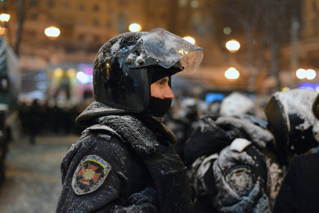 Policier ukrainien durant l'Euromaidan, 2013 / CC. Ivan Bandura Policier ukrainien durant l'Euromaidan, 2013 / CC. Ivan Bandura