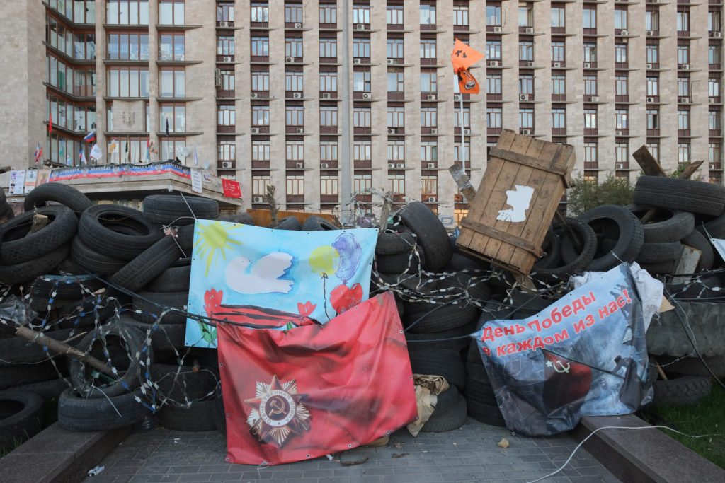 Donetsk, barricades dans le centre de la zone d'affrontement, 2014 / CC. dasjo Donetsk, barricades dans le centre de la zone d'affrontement, 2014 / CC. dasjo