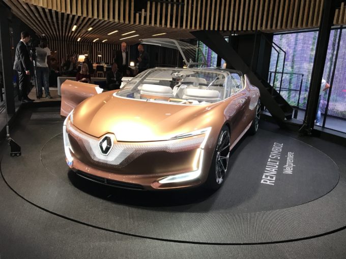 La concept car Renault Symbioz. // Source : Maxime Claudel pour Numerama La concept car Renault Symbioz. // Source : Maxime Claudel pour Numerama