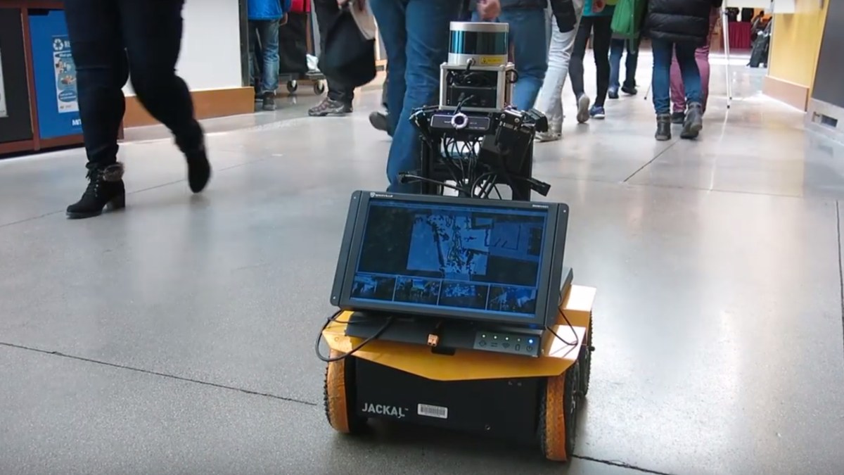 robot_social_mit robot_social_mit