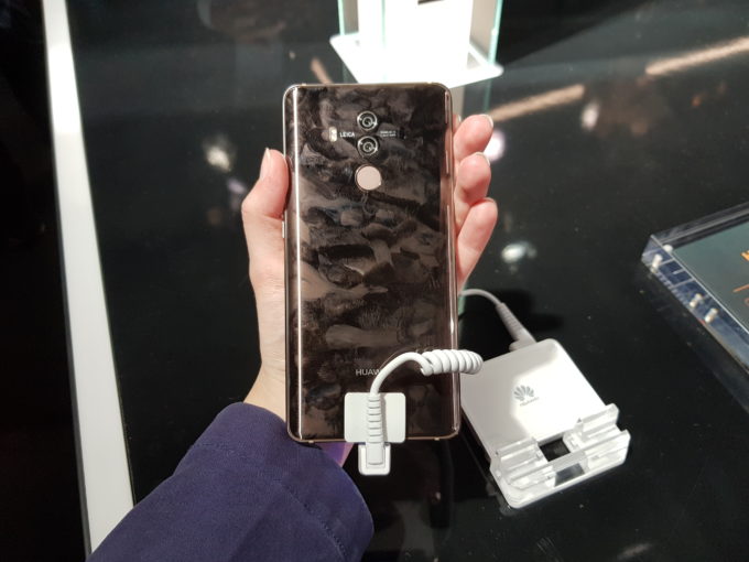 huawei-mate-10-pro-arriere-traces huawei-mate-10-pro-arriere-traces