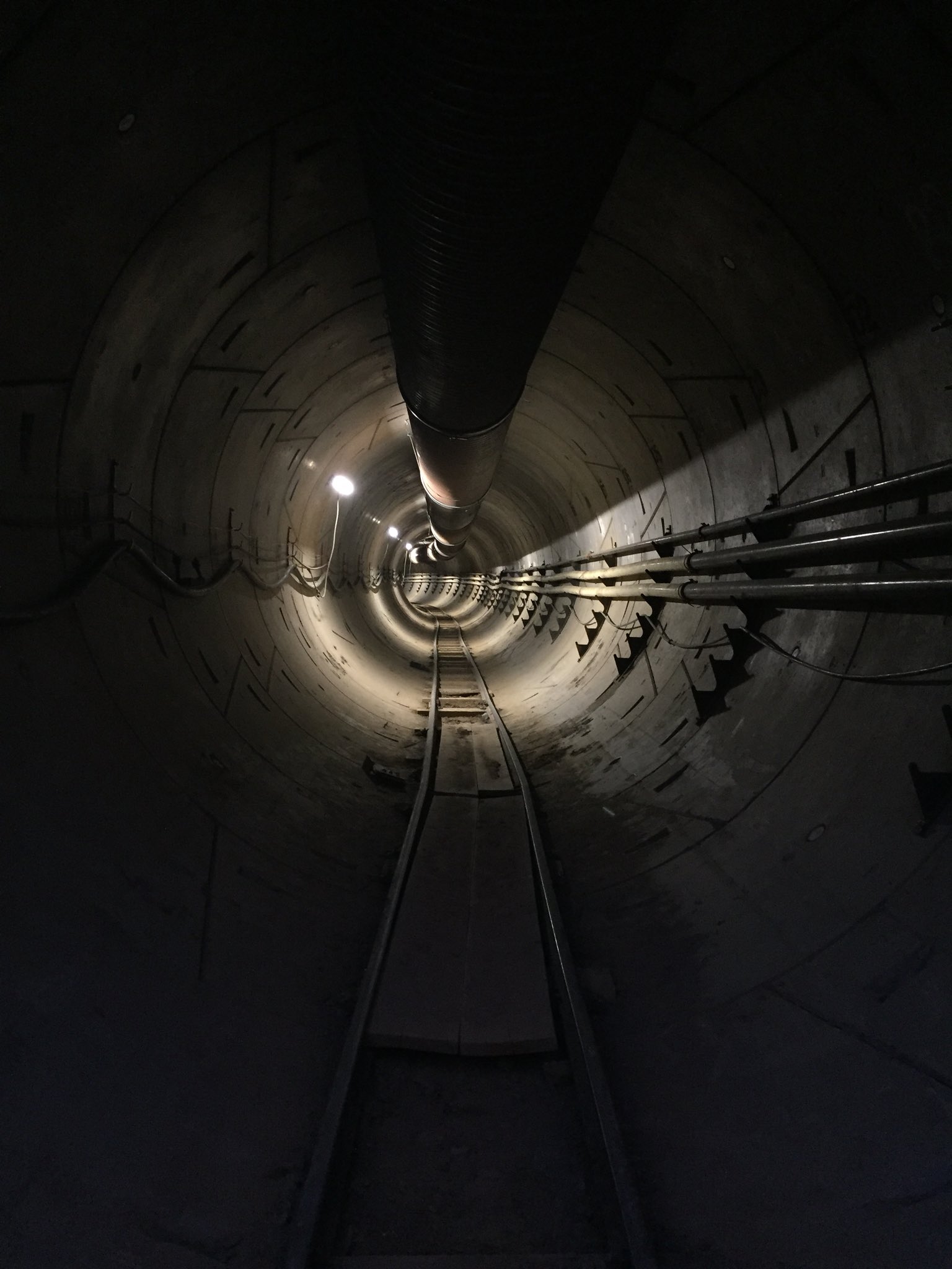 Le tunnel à Los Angeles. // Source : Elon Musk Le tunnel à Los Angeles. // Source : Elon Musk