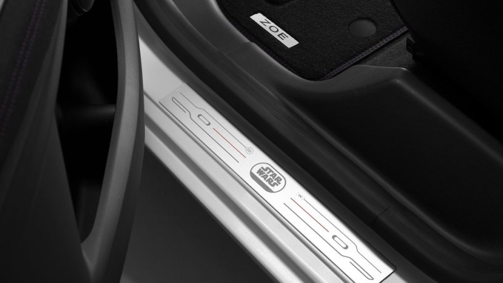 renault_zoe_sl_starwars_seuilporte-jpg-ximg-l_8_h-smart renault_zoe_sl_starwars_seuilporte-jpg-ximg-l_8_h-smart