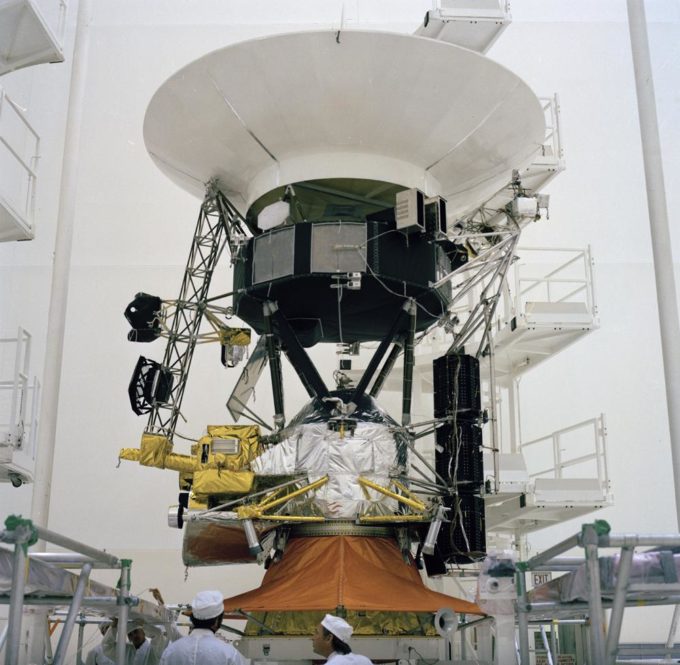 Le modèle de tests du programme Voyager, en octobre 1976. / NASA/JPL-Caltech/KSC Le modèle de tests du programme Voyager, en octobre 1976. / NASA/JPL-Caltech/KSC