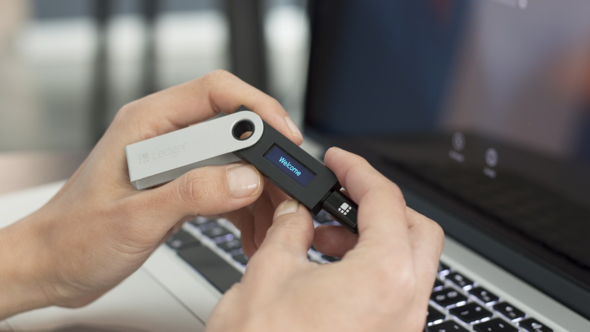 Une faille dans un logiciel de Ledger a permis à des hackers de diffuser une version malveillante. // Source : Ledger Une faille dans un logiciel de Ledger a permis à des hackers de diffuser une version malveillante. // Source : Ledger