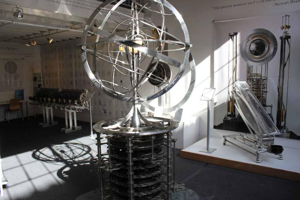 L'horloge Orrery, haute de deux mètres, est le deuxième prototype de l'horloge de 10 000 ans à avoir été construit. 
Alexander Rose/Long Now Foundation