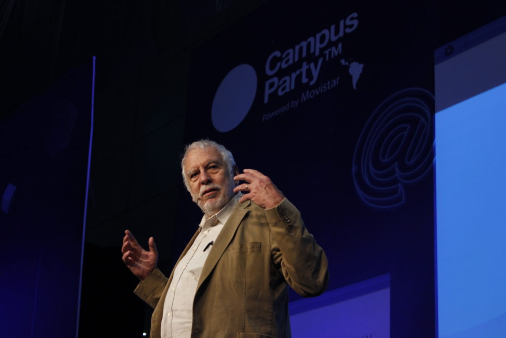 Nolan Bushnell (CC Jalisco Campus Party https://www.flickr.com/photos/campuspartymexico/9423817329/) Nolan Bushnell (CC Jalisco Campus Party https://www.flickr.com/photos/campuspartymexico/9423817329/)
