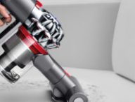 Aspirateur Dyson V8 en mode canapé // Source : Dyson