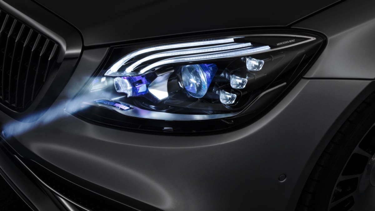 Mercedes Digital Light Mercedes Digital Light