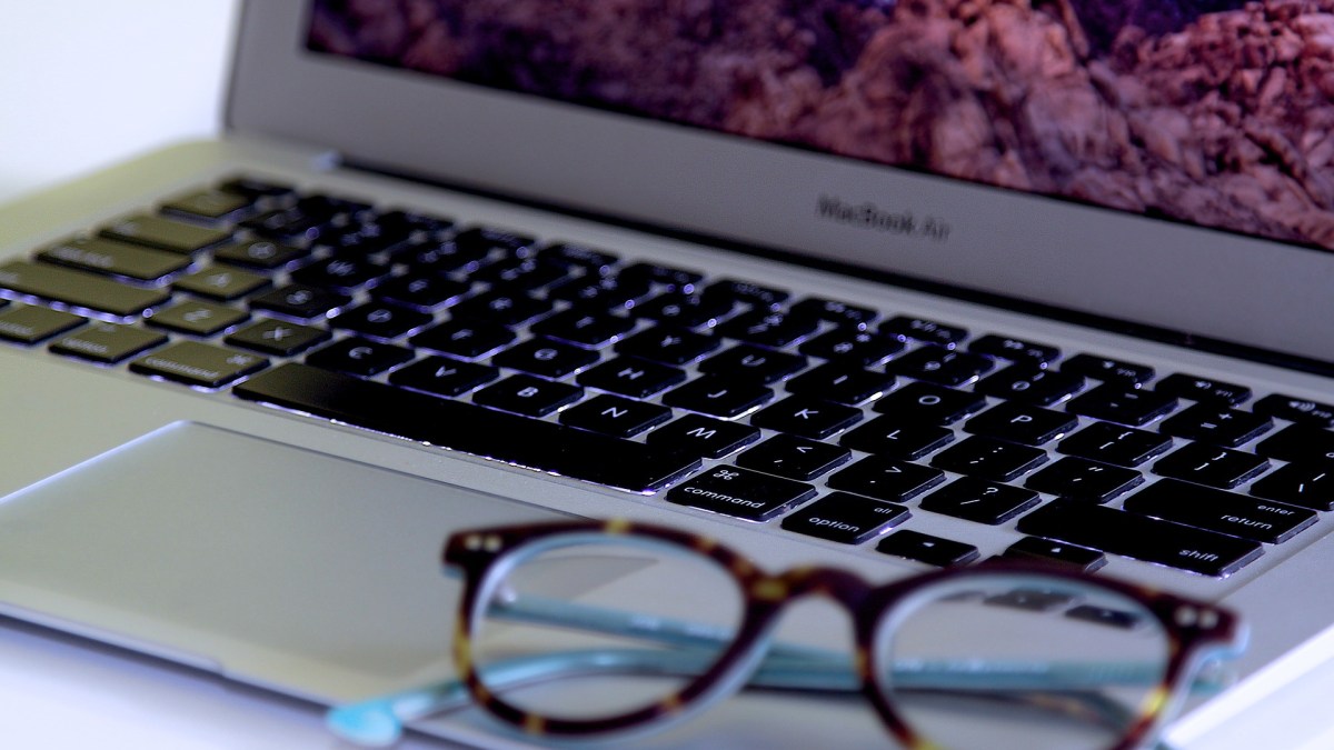 apple-macbook-air-2 apple-macbook-air-2